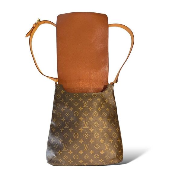 LOUIS VUITTON Vintage RARE Crossbody Flap Bag - Picture 6 of 13